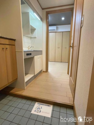 【玄関】 | ロイコートサム | ロイコートサム