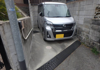 【駐車場】