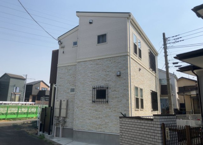 【外観】 | ＣＡＳＡ・ＡＬＢＡ | 土地購入を検討されている場合、境界杭がない状態で購入してしまうと境界確定測量をする必要があり、費用がかかります。購入の前に、売主、隣土地所有者立ち合いのもと境界を確定し境界杭を設置するのがベストです。