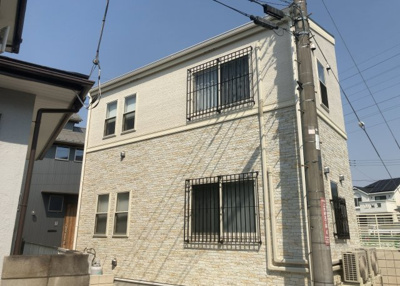 【外観】 | ＣＡＳＡ・ＡＬＢＡ | 人が暮らすうえで日光は大切な要素となります。日当たりの良さは譲れないポイントですね。併せて近くに大きな建築物の建築予定がないか、あるいはそれが可能な土地が近くにないか事前に確認することもお勧めします。