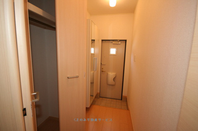 【玄関】 | プラッツ渡里Ｂ | きれいな玄関です
プラッツ渡里B棟101号室　2016/6/21撮影