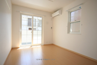 【居間・リビング】 | プラッツ渡里Ｂ | 使いやすいリビングです
プラッツ渡里B棟101号室　2016/6/21撮影