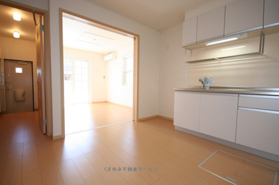 【居間・リビング】 | プラッツ渡里Ｂ | おしゃれなリビングです
プラッツ渡里B棟101号室　2016/6/21撮影