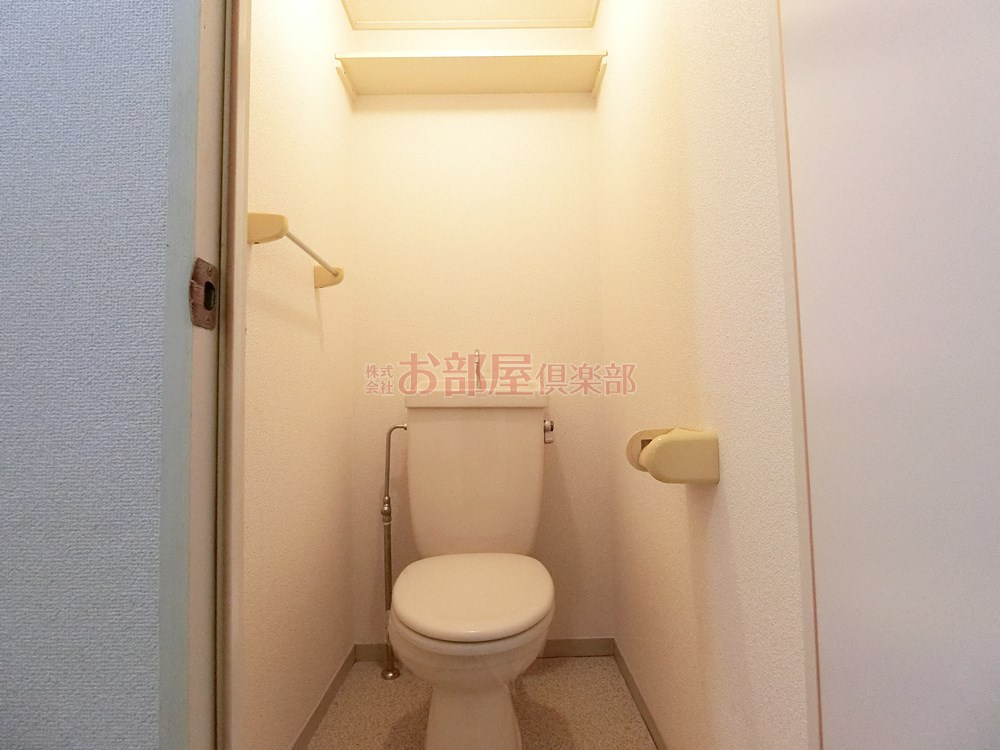 アーバンライフ津福のトイレ|落ち着いた色調のトイレです