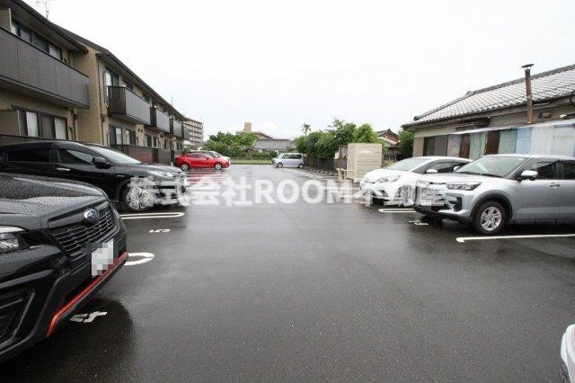 ラ・ヴェスタⅡの駐車場|駐車スペースもあります