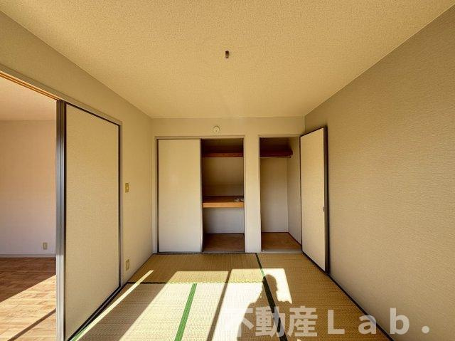 フォーレス華　B棟の収納