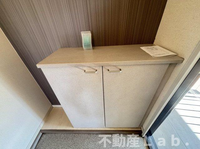 フォーレス華　B棟の玄関