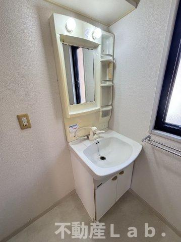 フォーレス華　B棟の洗面所