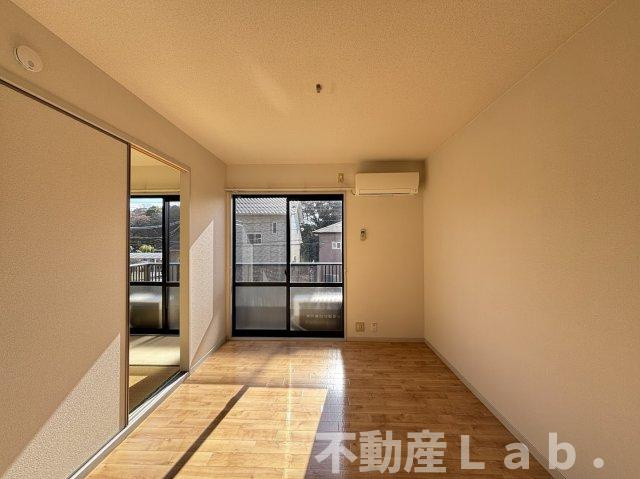 フォーレス華　B棟の居間・リビング