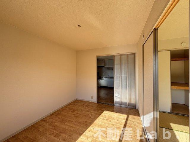 フォーレス華　B棟の居間・リビング