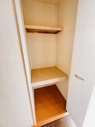 エマーブルⅠの収納|玄関入ってすぐに収納は便利です＾＾