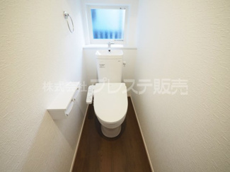 【トイレ】 | 現地写真（１号地１階トイレ）温水洗浄便座を標準装備！