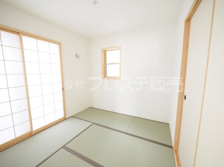 【和室】 | 現地写真（１号地和室）南向きですので、陽あたり良好です♪