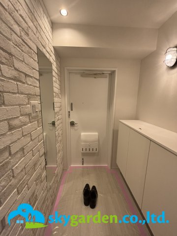 高麗ハイツ２号棟の玄関