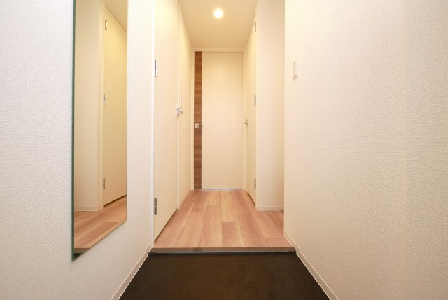 セレニテ難波ミラク参番館の玄関