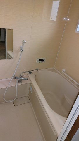 ６４９４２　岐阜市加納北広江町中古戸建ての浴室