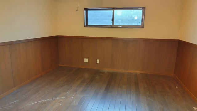 ６４９４２　岐阜市加納北広江町中古戸建ての洋室