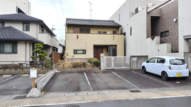 ６４９４２　岐阜市加納北広江町中古戸建て