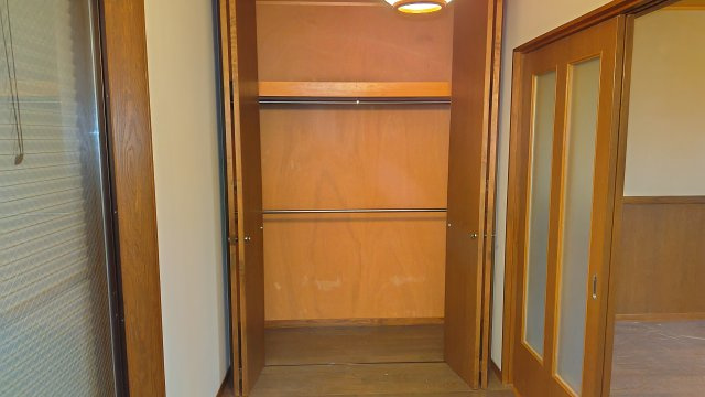 ６４９４２　岐阜市加納北広江町中古戸建ての収納