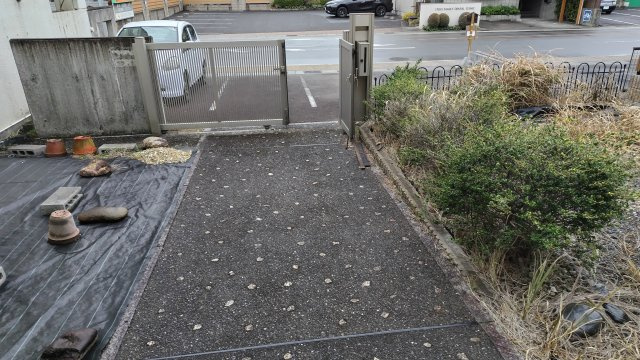 ６４９４２　岐阜市加納北広江町中古戸建ての庭