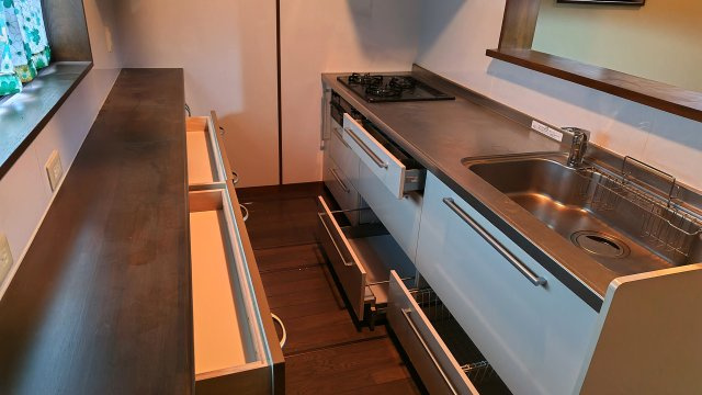 ６４９４２　岐阜市加納北広江町中古戸建てのキッチン