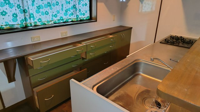 ６４９４２　岐阜市加納北広江町中古戸建てのキッチン