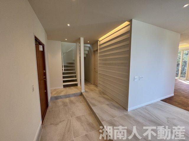 鎌倉市腰越戸建ての玄関|シンプルで使いやすい玄関です