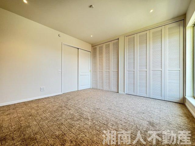 鎌倉市腰越戸建ての洋室|明るい洋室です