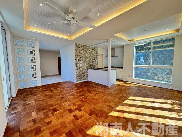 鎌倉市腰越戸建ての居間・リビング|リビングです