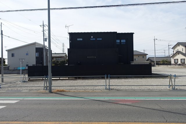 高崎市南大類町　売地の前面道路含む現地写真|北側道路から南方向