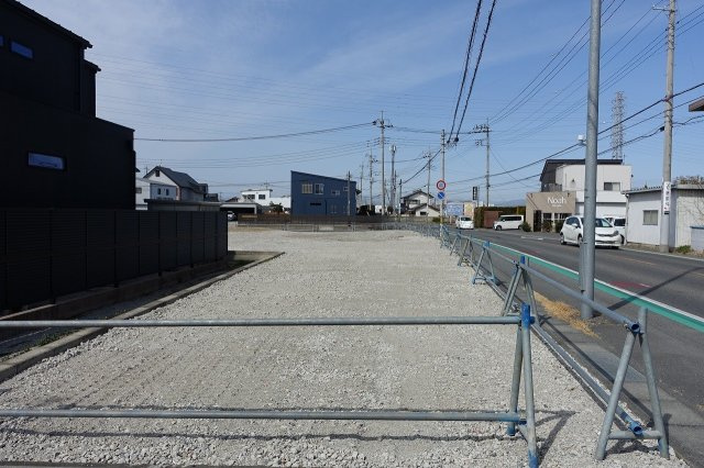 高崎市南大類町　売地の外観|東側道路から西方向