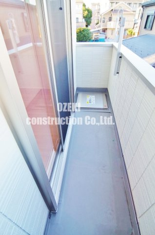 Tスクエア越ヶ谷のバルコニー