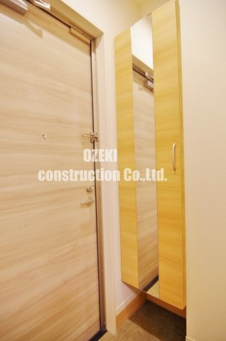 Tスクエア越ヶ谷の玄関