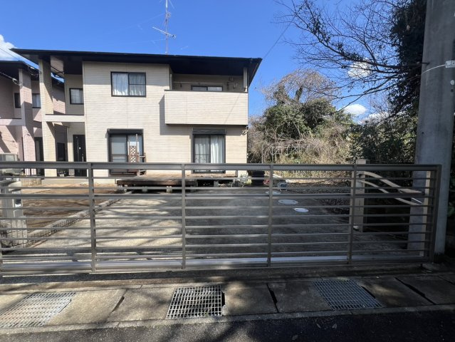 八街は　中古戸建の駐車場