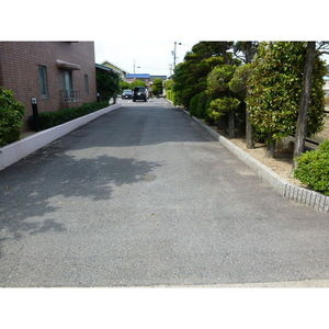 グレイス【子育て応援物件】の駐車場
