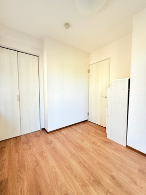 【洋室】 | ロイヤルステージ日吉 | 別角度から見た洋室です。