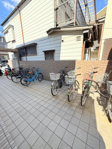 【その他】 | ロイヤルステージ日吉 | 敷地内駐輪場です。