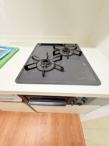【キッチン】 | ロイヤルステージ日吉 | 2口ガスコンロです。複数の調理を並行でき便利です。