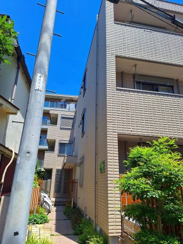 ANNEX-Vのエントランス