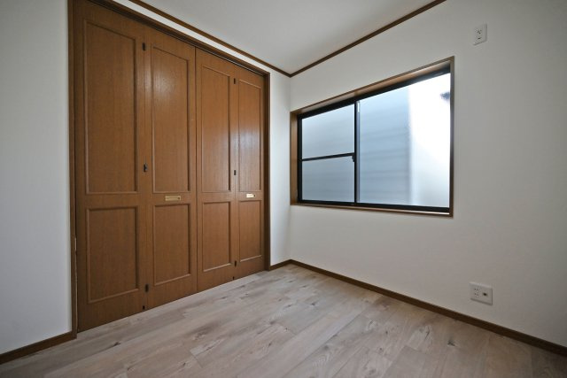 芦屋市朝日ケ丘町中古戸建│5LDK+駐車1台可の洋室|-洋室3.5帖(3F)-