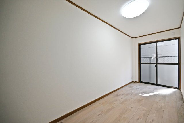 芦屋市朝日ケ丘町中古戸建│5LDK+駐車1台可の洋室|-洋室3.8帖(1F)-