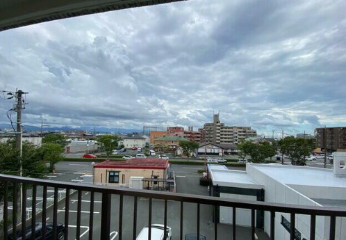 熊本市南区田迎２丁目の賃貸マンションのバルコニー