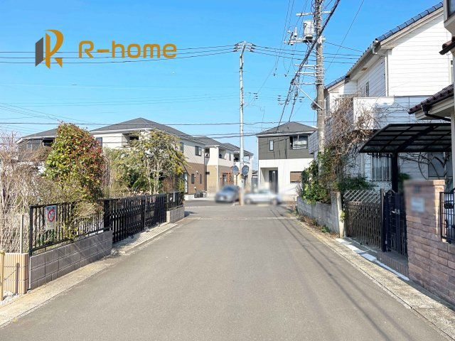 第1牛久市猪子町　新築戸建て　2号棟の前面道路含む現地写真|『今から見たい！』大歓迎です♪
お気軽にＲ－ｈomeまでお問い合わせください。