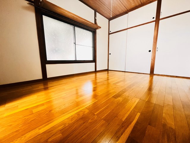 上北島貸家の洋室