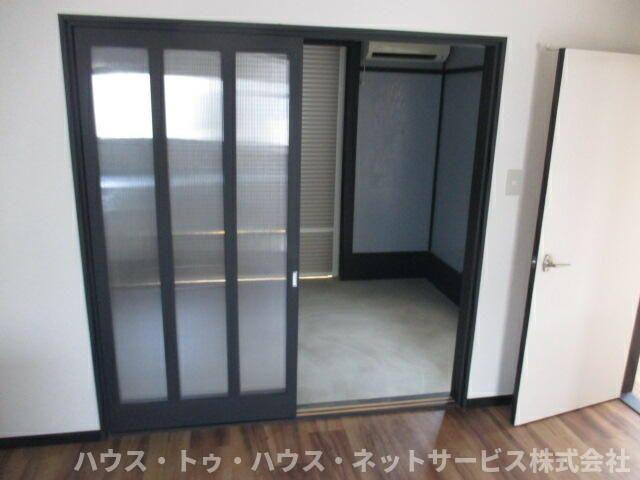 ホワイトベースの寝室