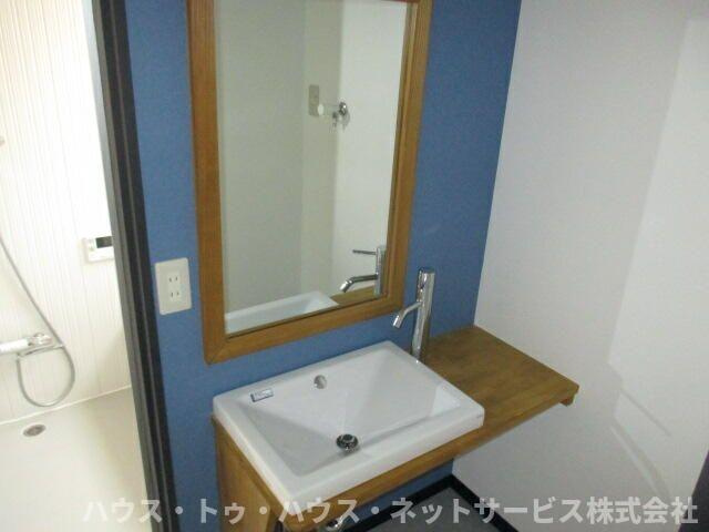 ホワイトベースの洗面所