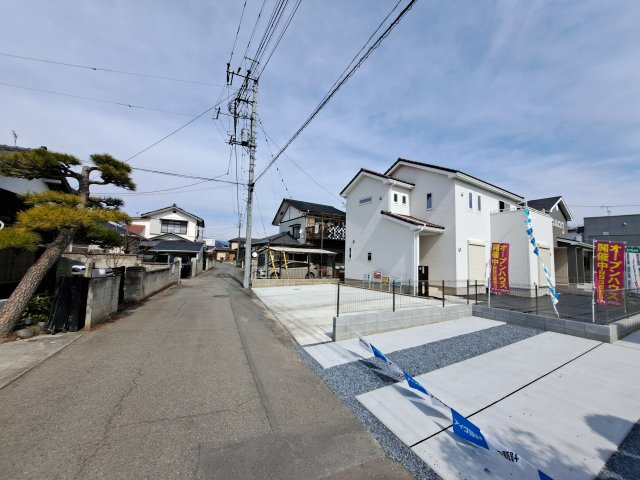 新築　みどり市大間々町大間々の前面道路含む現地写真|現地写真　西側接道幅員約4ｍ