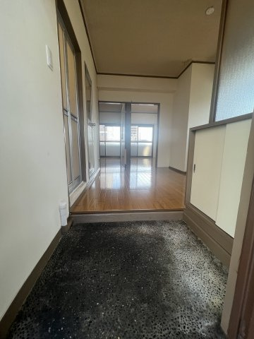 榊原ビルの玄関