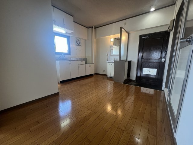 榊原ビルの居間・リビング