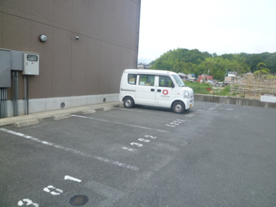 【駐車場】 | ロイヤルガーデン上牧Ａ棟